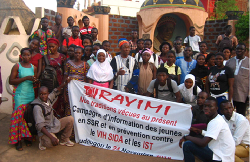 Lutte contre le VIH/Sida et les IST : La fondation Rayimi sensibilise les élèves et les étudiants de Koudougou